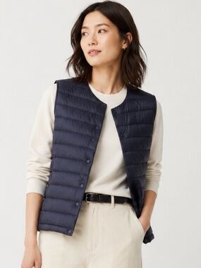 Uniqlo Women's Light Weight Down Puffer Vest Packable Women's Size Small Navy